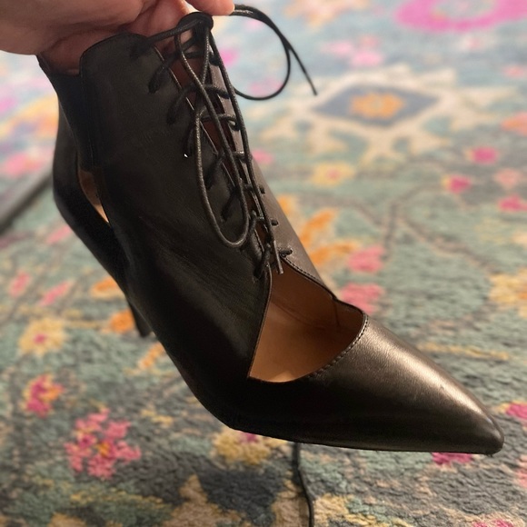 Banana Repyblic Cutout Heel Bootie barely worn ! - Picture 5 of 11